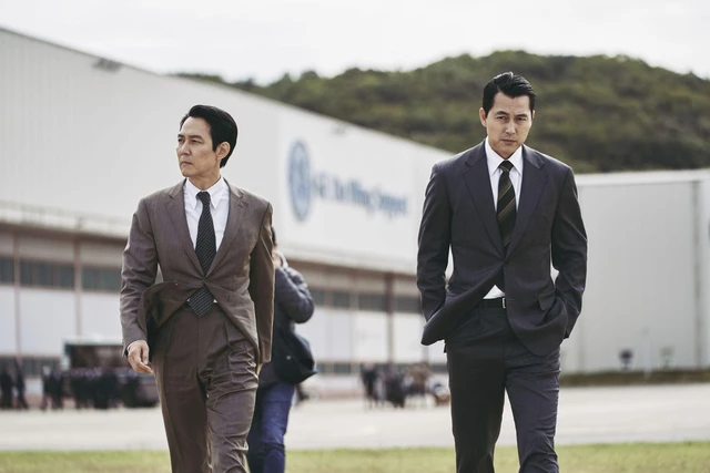 Lee Jung Jae mất 4 năm ‘nằm gai nếm mật’ đưa tác phẩm đầu tay lên màn ảnh rộng - Ảnh 3.