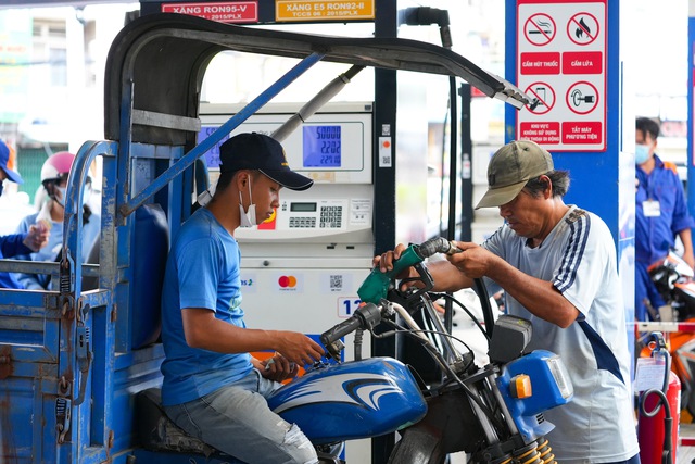 Thị trường xăng dầu cần ổn định lâu dài - Ảnh 3.