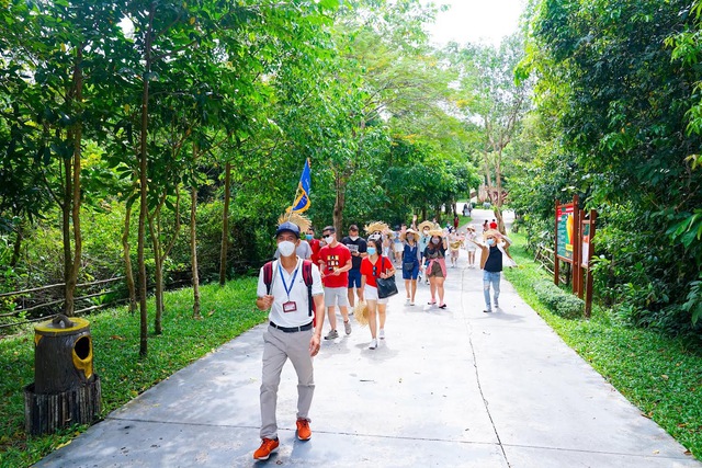Vẫn trông chờ khách nội địa - Ảnh 2.