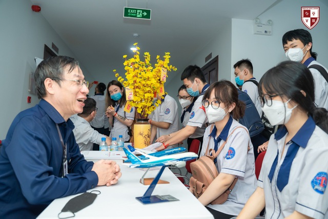Khi trường cao đẳng đưa doanh nghiệp vào giảng đường - Ảnh 1.