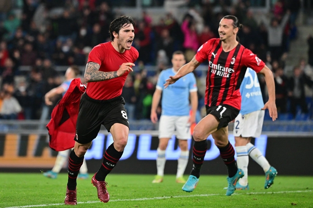 Vào sân từ ghế dự bị, Ibrahimovic kiến tạo bàn thắng vàng đưa AC Milan trở lại ngôi đầu - Ảnh 1.