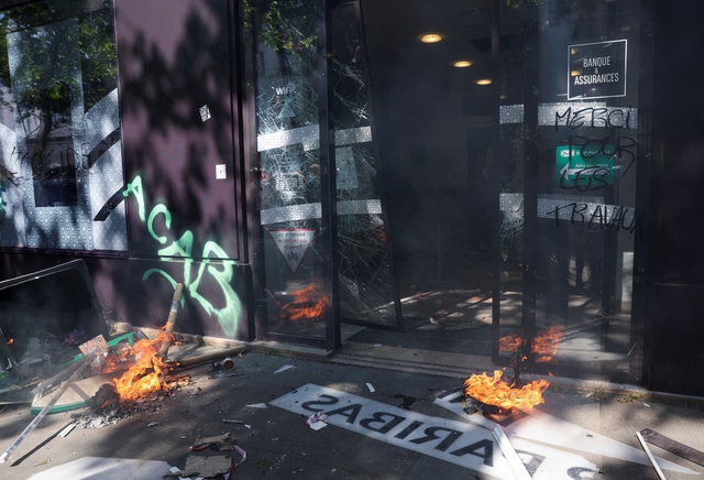 Bạo loạn ở Paris ngày 1-5 - Ảnh 6.