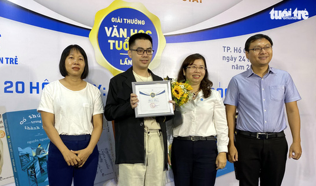 Vụn ký ức và Nửa lời chưa nói đoạt giải nhì Văn học tuổi 20 - Ảnh 4.