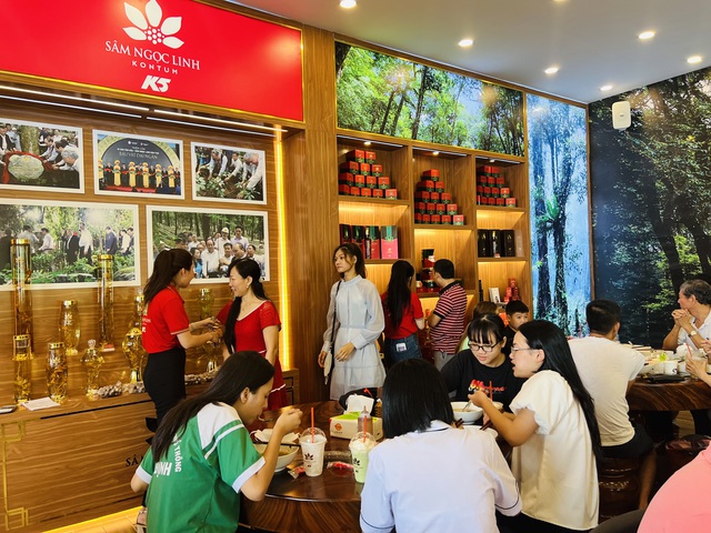 Sâm Ngọc Linh Kon Tum K5 khai trương quán phở đầu tiên - Ảnh 4.