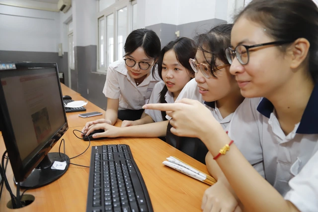 Đã có điểm chuẩn vào lớp 10 năm học 2022-2023 ở TP.HCM - Ảnh 5.