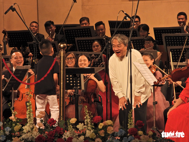 Khán giả thiếu nhi bất ngờ được chỉ huy Dàn nhạc giao hưởng quốc gia Việt Nam - Ảnh 2.