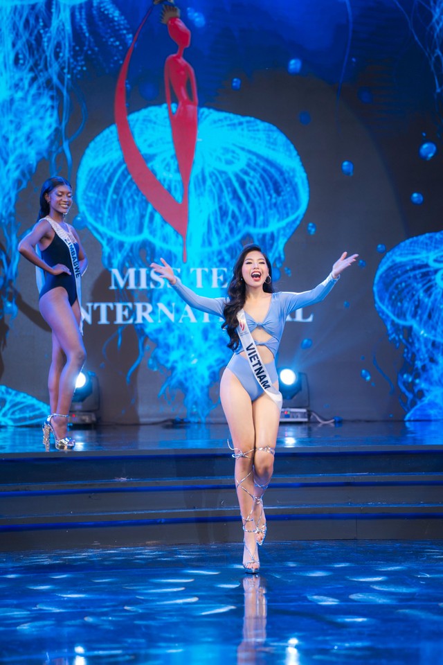 Nữ sinh 16 tuổi lộng lẫy đội vương miện Miss Teen International 2022 - Ảnh 2.