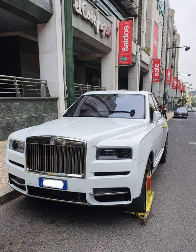 Cristiano Ronaldo Receives A RollsRoyce As A Gift From His Girlfriend  Georgina  ZigWheels