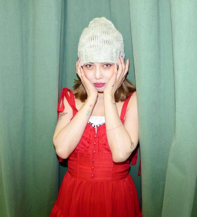 6 thần tượng K-pop khoe hình xăm ‘chất chơi - Ảnh 12.