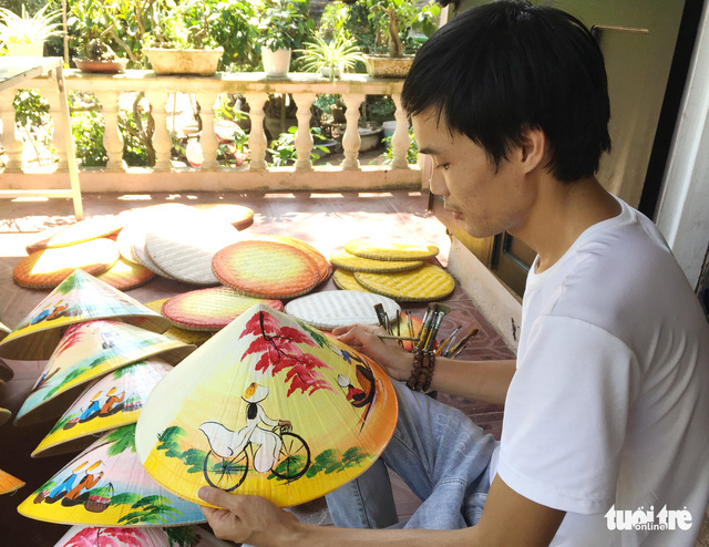 Nón lá Việt Nam  Vẽ tranh đồng quê lên nón