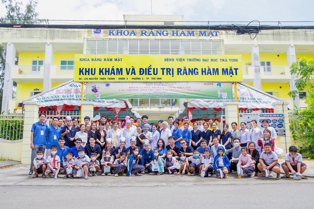 Mang nụ cười đến cho 1.000 trẻ ở Trà Vinh - Ảnh 3. Mang nụ cười đến cho 1.000 trẻ ở Trà Vinh - Ảnh 3.