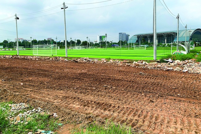 Cơ sở vật chất thể thao TP.HCM: Thiếu thốn đủ đường - Ảnh 1.