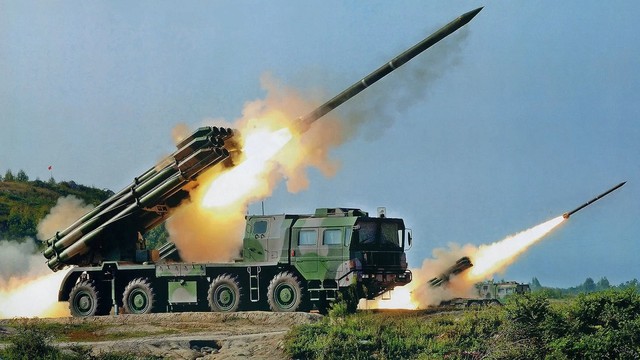 Từ pháo binh đến tên lửa Himars - Ảnh 2.
