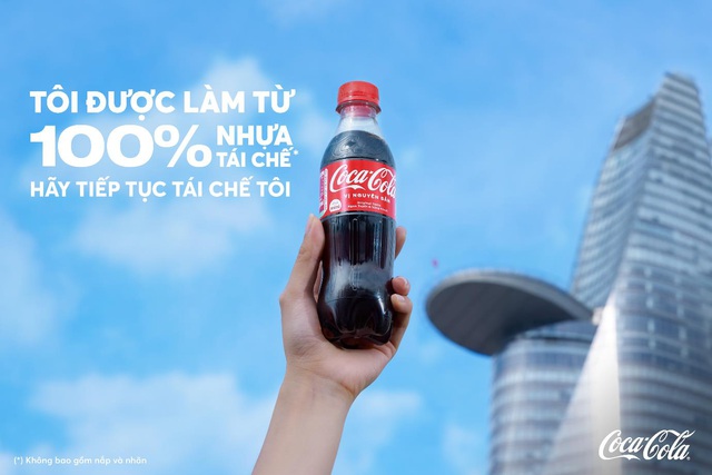 Coca-Cola Việt Nam ra mắt chai làm từ nhựa tái chế - Ảnh 2.