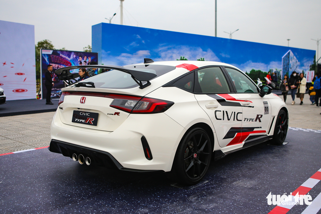 Người Việt phải mua Honda Civic Type R giá gấp 3 lần bản thường - Ảnh 5.
