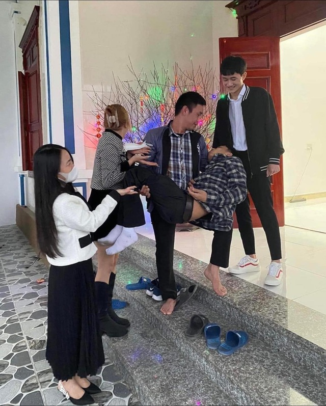 Loạt ảnh đầy cảm xúc mùng 3 Tết khiến cười không kịp thở - Ảnh 1.