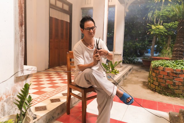 Lý Hải diễn hài, Trung Dũng lấy nhầm vợ bạn trong clip ứng xử tại rạp phim - Ảnh 3.