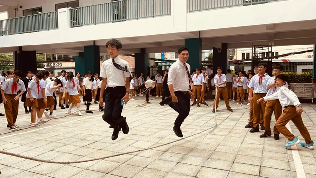 Trường THCS Nguyễn Gia Thiều giao lưu với trường Nhật Bản - Ảnh 2.