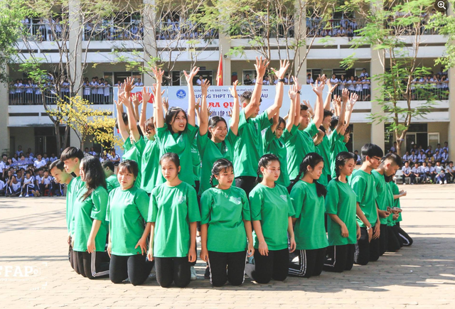 Nhảy flashmob vui mà, khó khăn chỉ là chuyện nhỏ thôi!- Ảnh 3.