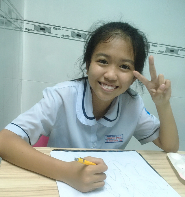 Cô bạn vẽ đẹp, khéo tay của Trường THCS Phong Phú - Ảnh 1.