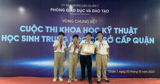  &quot;Trùm cuối&quot; đứng sau loạt siêu phẩm công nghệ của THCS Nguyễn Hữu Thọ - Ảnh 1.