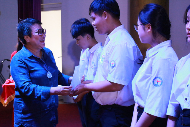 40 gương mặt vượt khó học giỏi của Phú Yên nhận học bổng Vì tương lai Việt Nam- Ảnh 5.