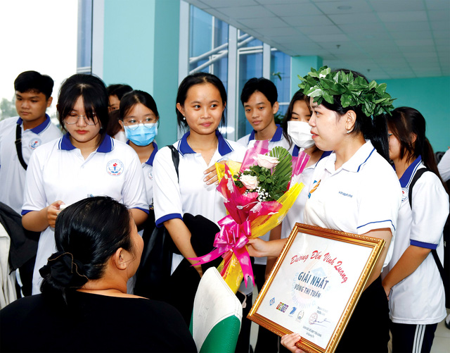Đường đến vinh quang: chiến thắng của teen Trường THPT Lưu Tấn Phát- Ảnh 1.