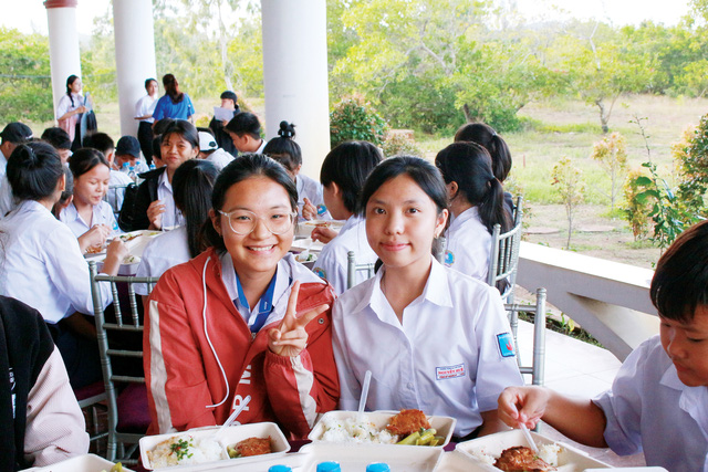 Học bổng Vì tương lai Việt Nam: lan tỏa thông điệp sống tích cực, lạc quan- Ảnh 11.