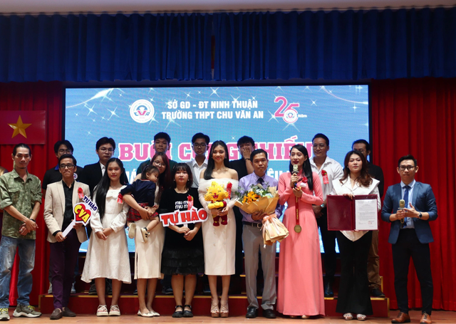 Trường THPT Chu Văn An công chiếu MV đạt kỷ lục Việt Nam- Ảnh 6.