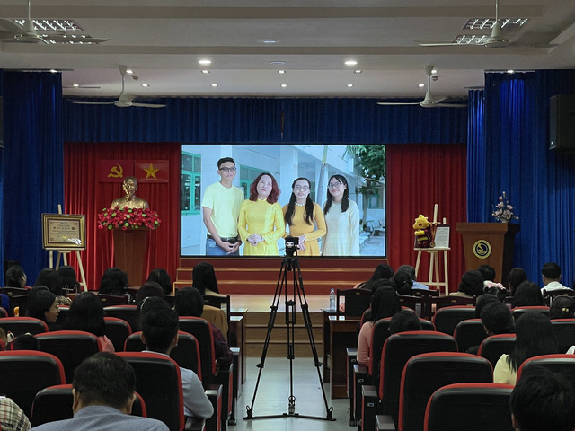 Trường THPT Chu Văn An công chiếu MV đạt kỷ lục Việt Nam- Ảnh 1.