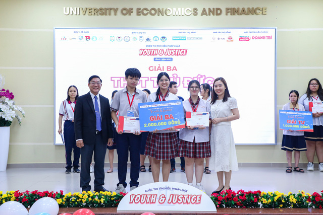 Teen Trường THPT Trưng Vương giành giải nhất cuộc thi Youth & Justice lần 2 năm 2023  - Ảnh 8.