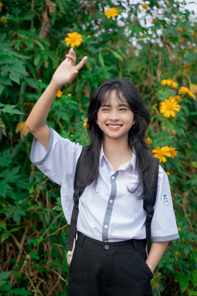 Vẻ ngoài xinh xắn, đáng yêu của Minh Thư - gương mặt nhận học bổng Vì tương lai Việt Nam 2023 - Ảnh: NGUYỄN LÊ KHẢI