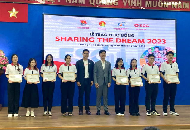 68 sinh viên xuất sắc nhận học bổng SCG Sharing the Dream- Ảnh 1.
