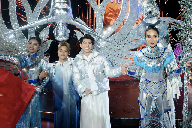 Nguyễn Minh Công - mentor đứng sau trang phục dân tộc lộng lẫy của Miss Cosmo- Ảnh 6.