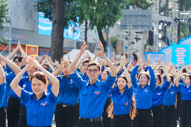 Hàng ngàn bạn trẻ tham gia Ngày hội Tình nguyện quốc gia 2023- Ảnh 1.