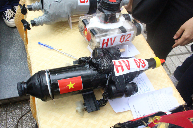 Học sinh THPT Hùng Vương “chinh phục đại dương” với tàu ngầm tự thiết kế- Ảnh 4.