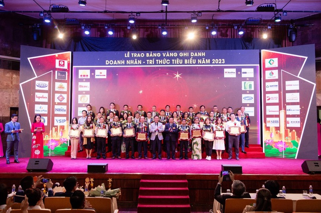 NIJI Group đạt Top 10 thương hiệu xuất sắc Việt Nam năm 2023 - Ảnh 3.