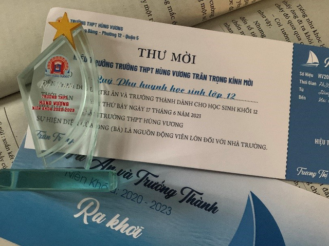 Teen trường THPT Hùng Vương đồng thanh nói lời cám ơn trong ngày trưởng thành - Ảnh 2.