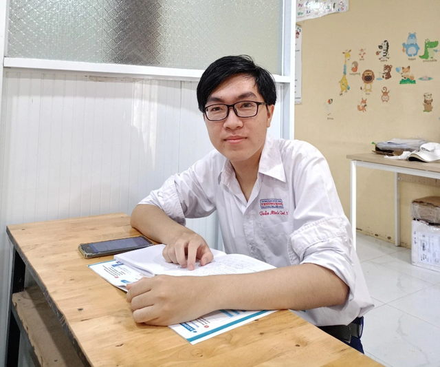 Thủ khoa tốt nghiệp THPT tỉnh Tiền Giang: &quot;Trước đó mình chỉ mong đủ điểm đậu đại học&quot; - Ảnh 1.
