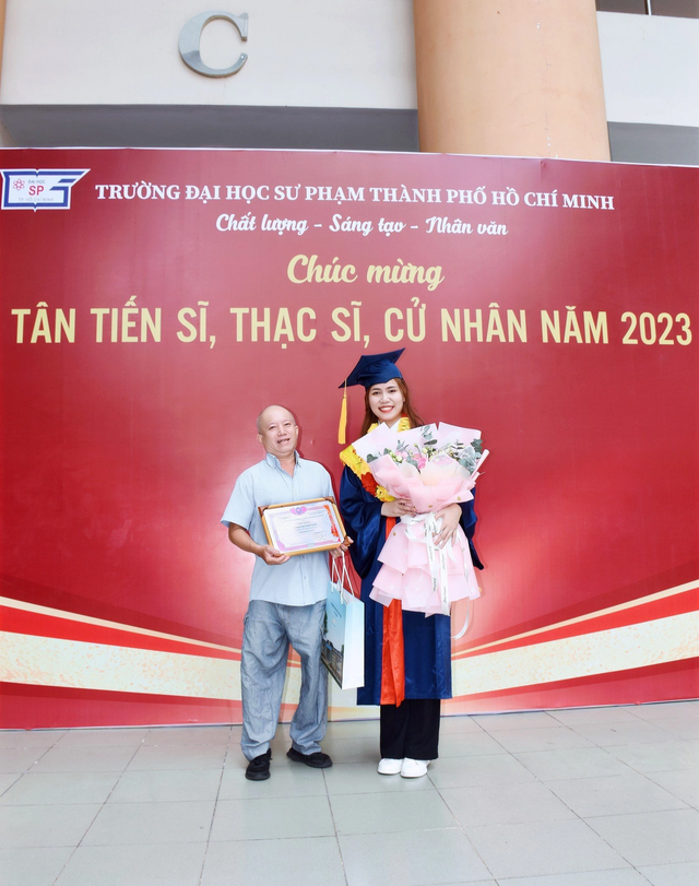 Hành trình “vượt bóng tối”, tốt nghiệp đại học loại xuất sắc của Thanh Tuyền - Ảnh 4.