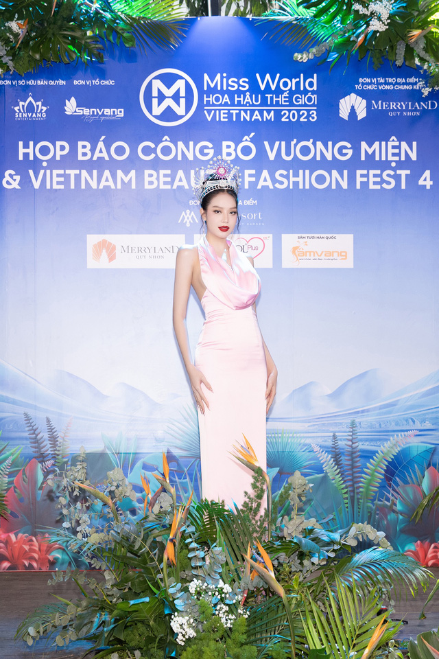Hoa hậu Mai Phương khoe nhan sắc nữ thần  - Ảnh 7.
