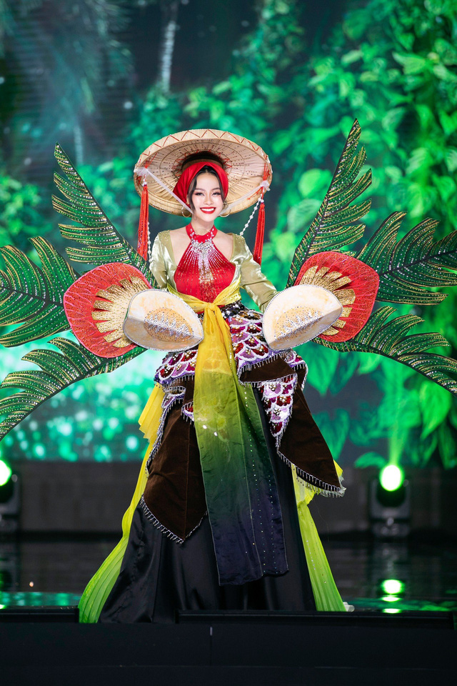 Trang phục dân tộc Miss Grand Vietnam 2023, chỉ một từ &quot;độc&quot;! - Ảnh 6.
