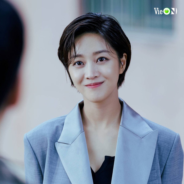 “Người tình màn ảnh” của Ahn Bo Hyun chất lượng không kém Jisoo - Ảnh 4.