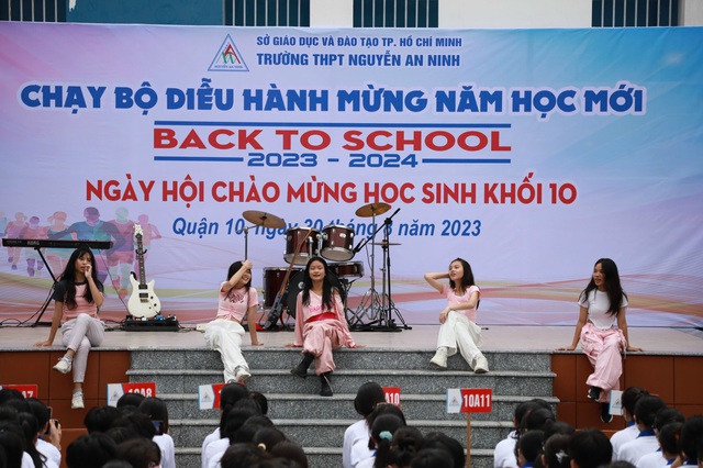 Chào năm học mới thật &quot;joyful&quot; cùng các Nan-er - Ảnh 7.
