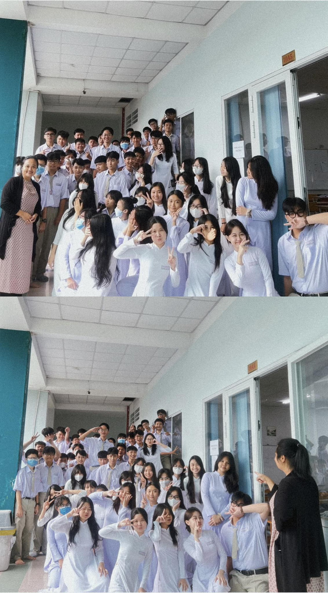 Lớp 10A5, trường THPT Tân Phong (quận 7) bắt trend chụp ảnh cùng giáo viên chủ nhiệm.