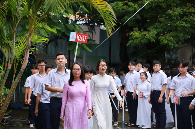 Teen THPT Nguyễn An Ninh hào hứng với lễ diễu hành trong ngày khai giảng - Ảnh 7.