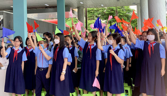 Nô nức ngày khai giảng tại trường THCS Nguyễn Văn Tố - Ảnh 6.