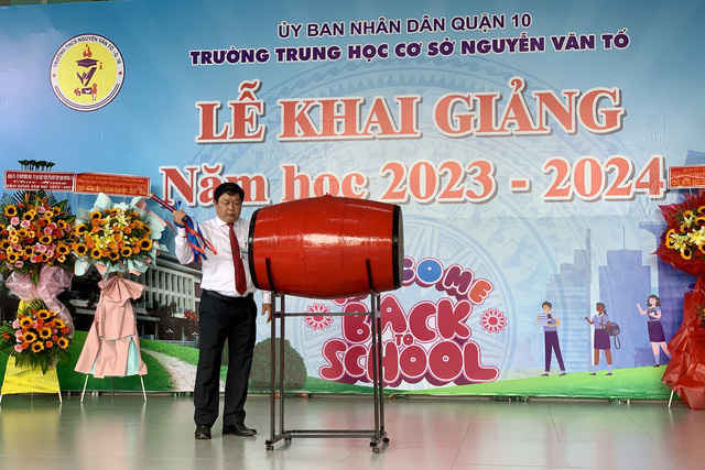Nô nức ngày khai giảng tại trường THCS Nguyễn Văn Tố - Ảnh 4.