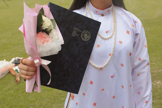 Du học sinh Việt mặc áo ngũ thân trong lễ tốt nghiệp ở Hàn Quốc - Ảnh 2.