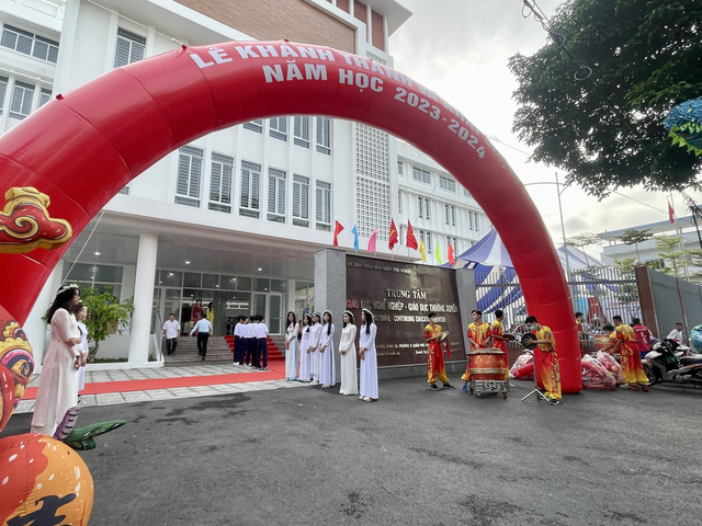 Thầy trò Trung tâm GDNN - GDTX quận Phú Nhuận chào “nhà mới” - Ảnh 6.